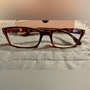 NEW Super cute tortoise shell rimmed 🤓 glasses